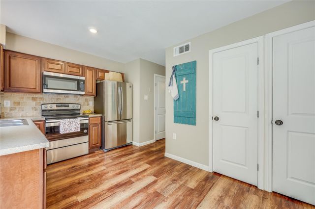 21461 Coyote TRL 6, Lago Vista, TX 78645
