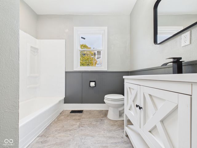 2710 Fairview Street, Anderson, IN 46016