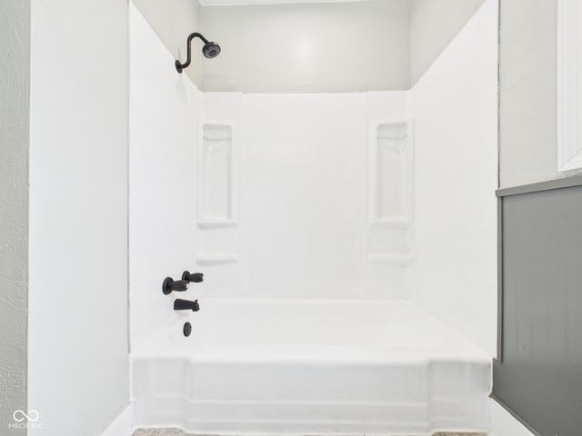 2710 Fairview Street, Anderson, IN 46016