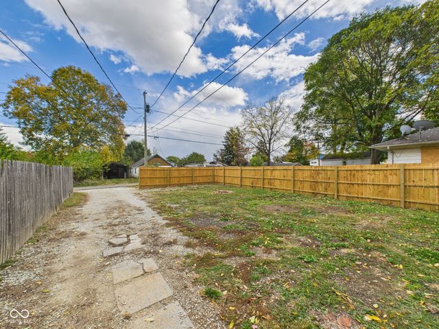 2710 Fairview Street, Anderson, IN 46016