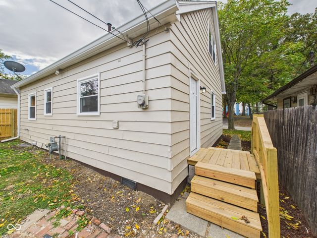 2710 Fairview Street, Anderson, IN 46016