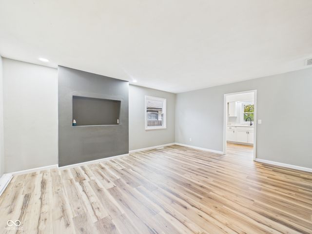 2710 Fairview Street, Anderson, IN 46016