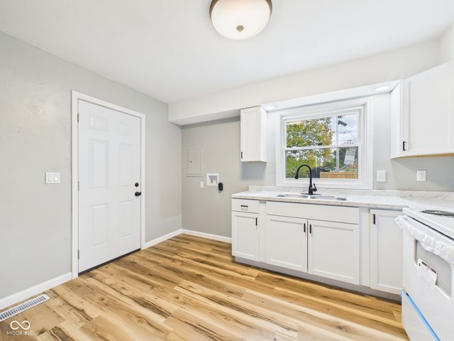 2710 Fairview Street, Anderson, IN 46016