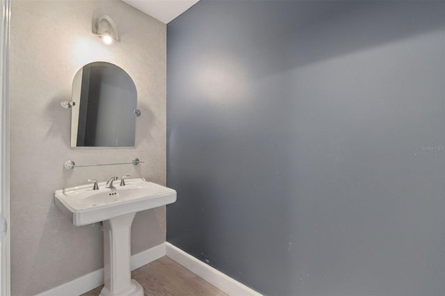 100 S EOLA DRIVE 911, Orlando, FL 32801