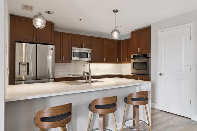 100 S EOLA DRIVE 911, Orlando, FL 32801