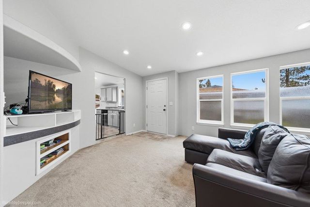 14909 N South Richmond Ct, Mead, WA 99021