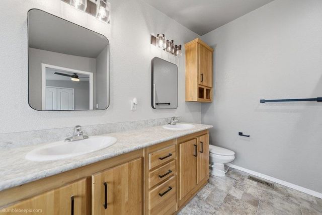 14909 N South Richmond Ct, Mead, WA 99021