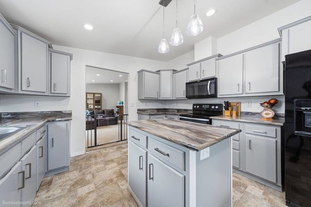 14909 N South Richmond Ct, Mead, WA 99021