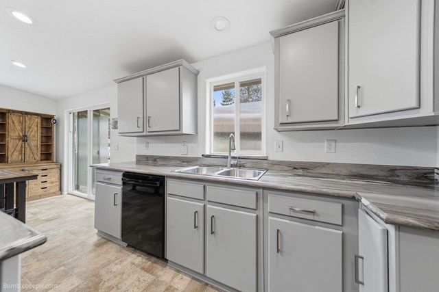14909 N South Richmond Ct, Mead, WA 99021