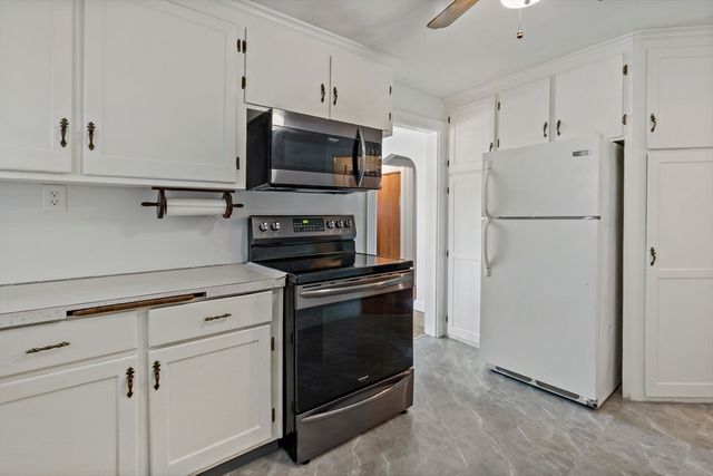 238 Lake St, Bellingham, MA 02019