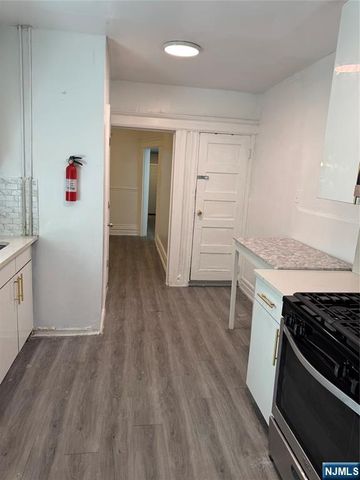 20 Willoughby, Newark, NJ 07112