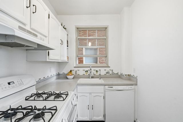 144 N Dithridge STREET 302, Oakland, PA 15213