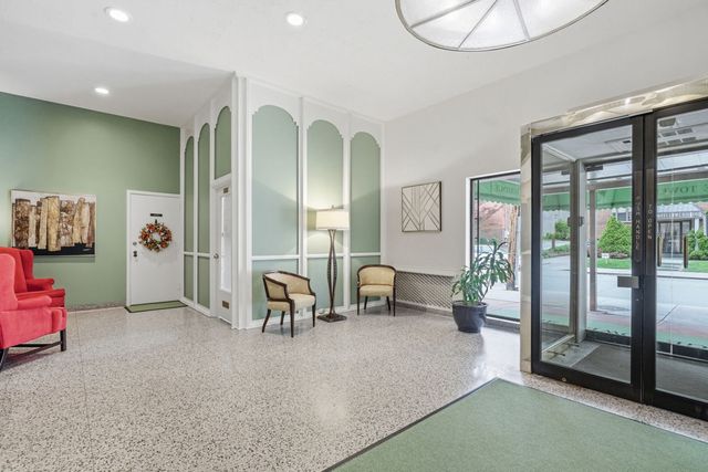144 N Dithridge STREET 302, Oakland, PA 15213