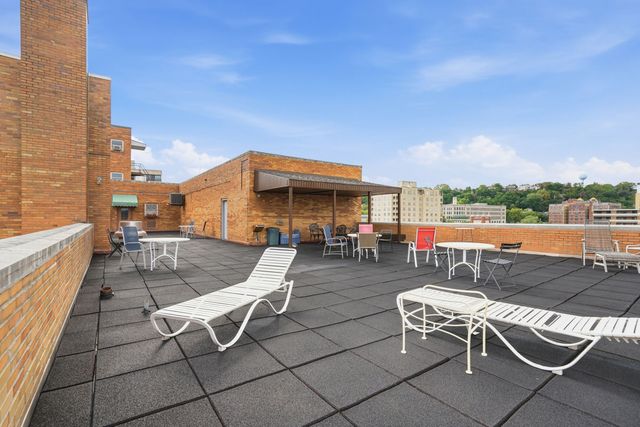 144 N Dithridge STREET 302, Oakland, PA 15213