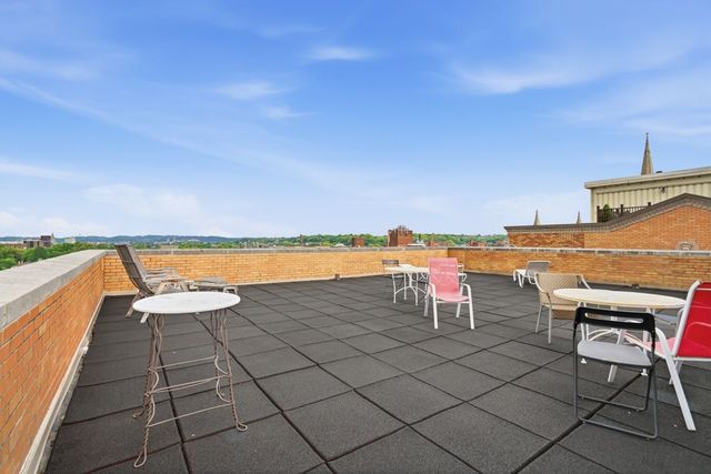144 N Dithridge STREET 302, Oakland, PA 15213