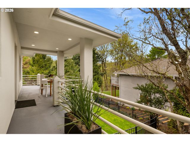 10203 Nw ENGLEMAN St, Portland, OR 97229