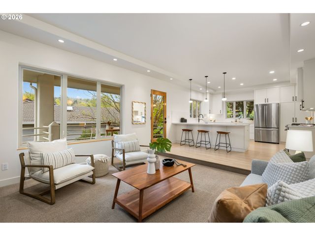 10203 Nw ENGLEMAN St, Portland, OR 97229