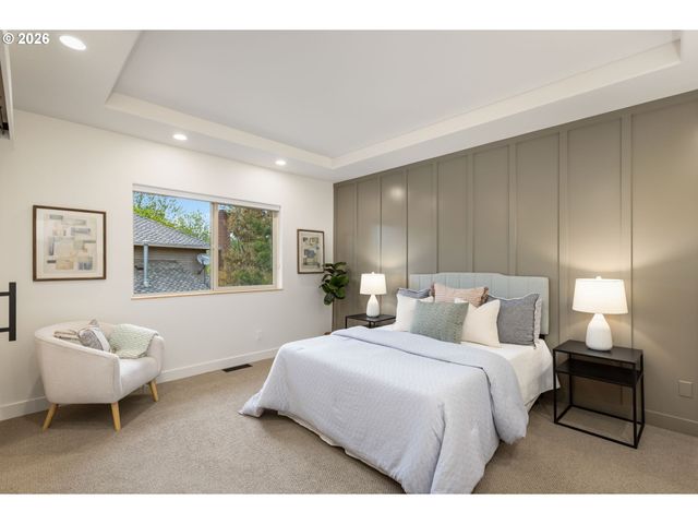 10203 Nw ENGLEMAN St, Portland, OR 97229