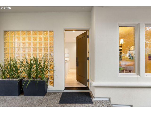 10203 Nw ENGLEMAN St, Portland, OR 97229