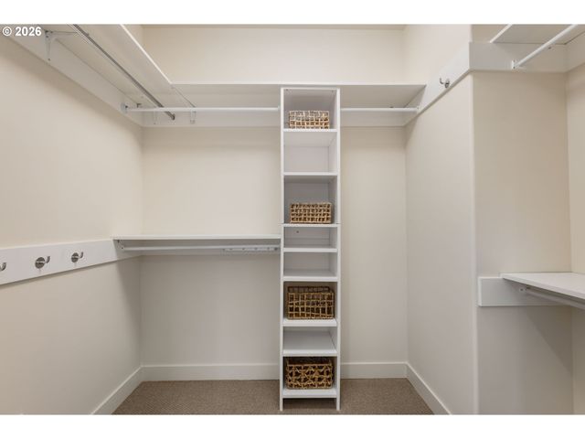 10203 Nw ENGLEMAN St, Portland, OR 97229