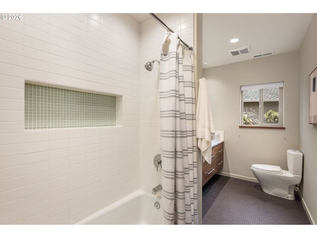 10203 Nw ENGLEMAN St, Portland, OR 97229