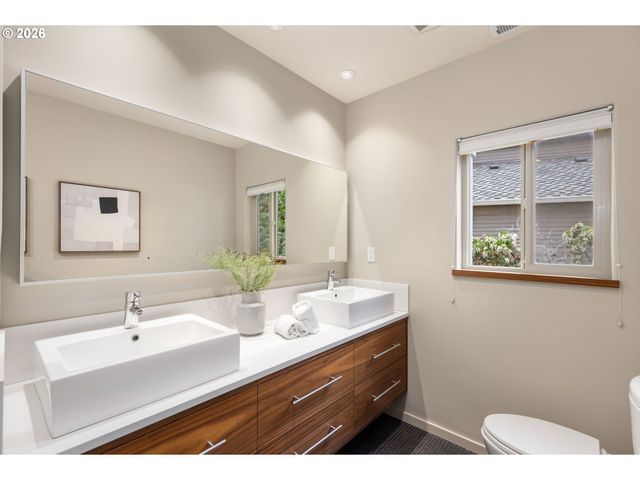 10203 Nw ENGLEMAN St, Portland, OR 97229