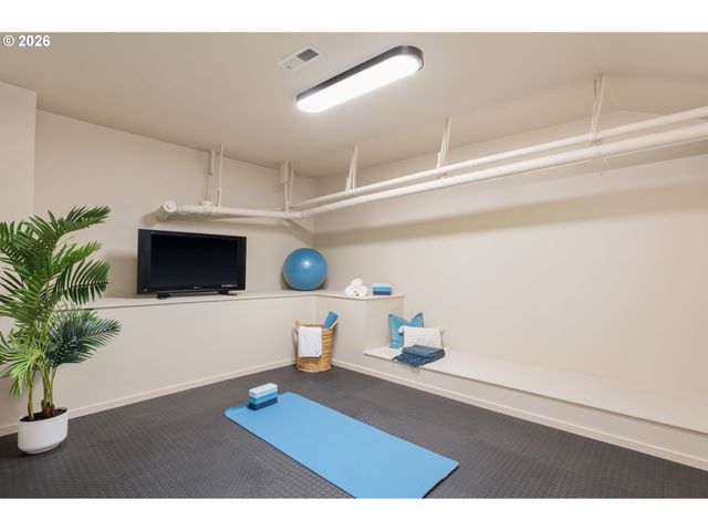 10203 Nw ENGLEMAN St, Portland, OR 97229