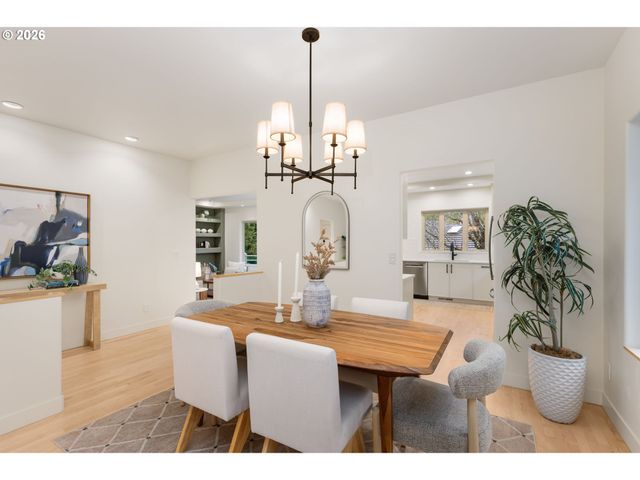 10203 Nw ENGLEMAN St, Portland, OR 97229