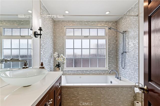 527 N Lincoln Avenue, Fullerton, CA 92831