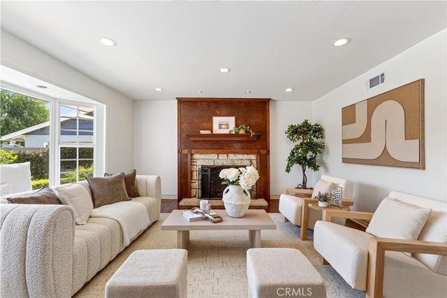 527 N Lincoln Avenue, Fullerton, CA 92831