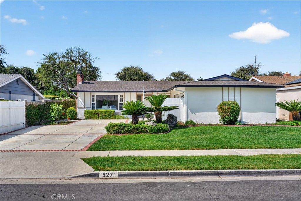 527 N Lincoln Avenue, Fullerton, CA 92831 — photo 2