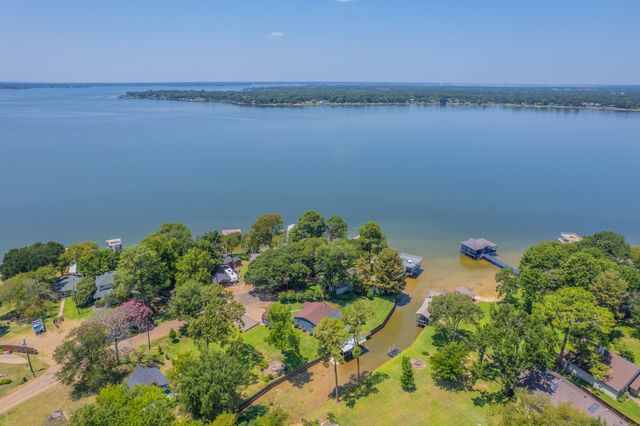 114 Baywood Boulevard, Mabank, TX 75156