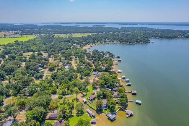 114 Baywood Boulevard, Mabank, TX 75156