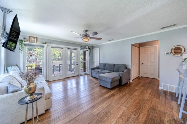 114 Baywood Boulevard, Mabank, TX 75156