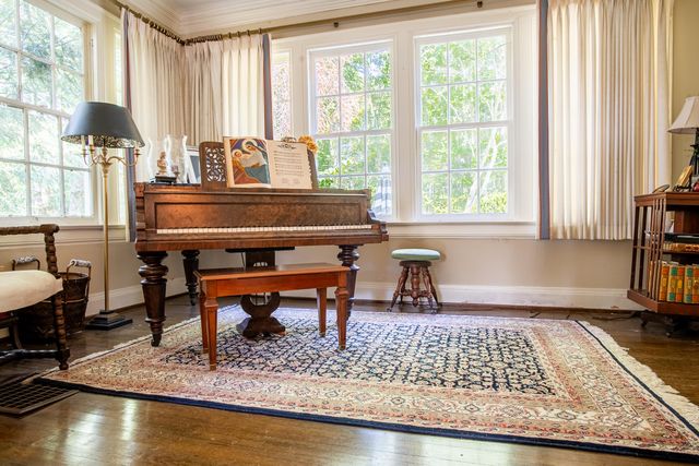 410 N Bragg Avenue, Lookout Mountain, TN 37350