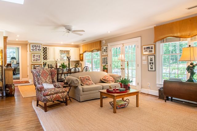 410 N Bragg Avenue, Lookout Mountain, TN 37350
