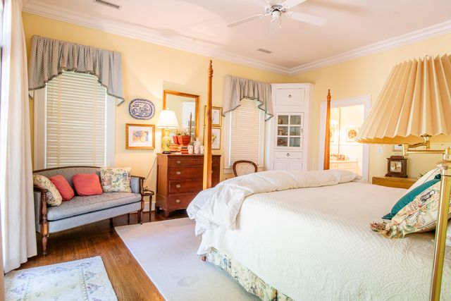 410 N Bragg Avenue, Lookout Mountain, TN 37350