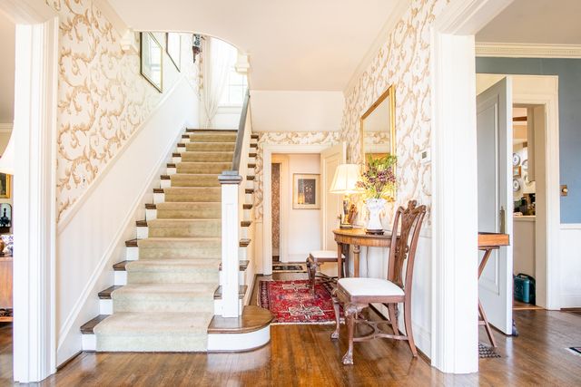 410 N Bragg Avenue, Lookout Mountain, TN 37350
