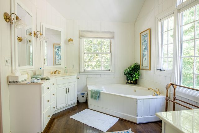 410 N Bragg Avenue, Lookout Mountain, TN 37350