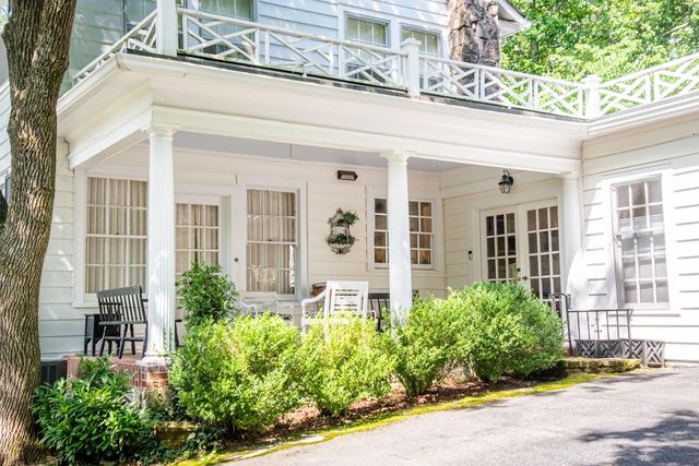 410 N Bragg Avenue, Lookout Mountain, TN 37350