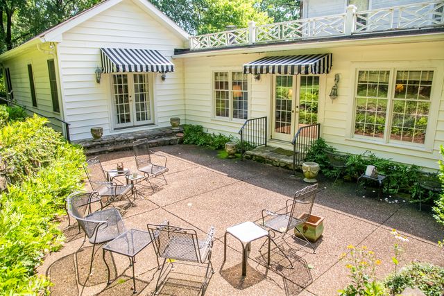 410 N Bragg Avenue, Lookout Mountain, TN 37350