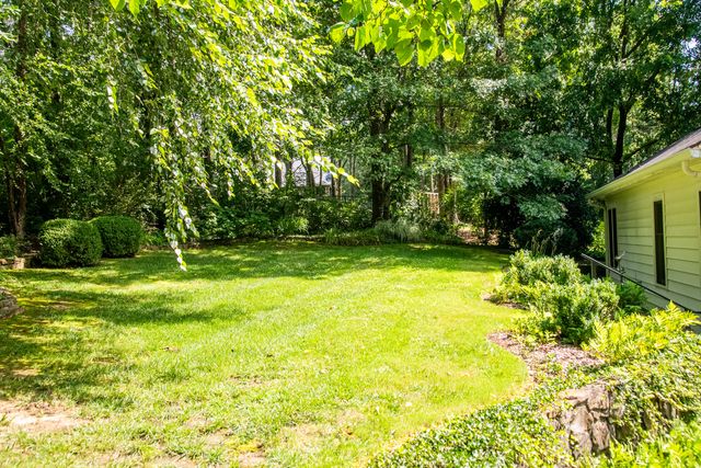 410 N Bragg Avenue, Lookout Mountain, TN 37350