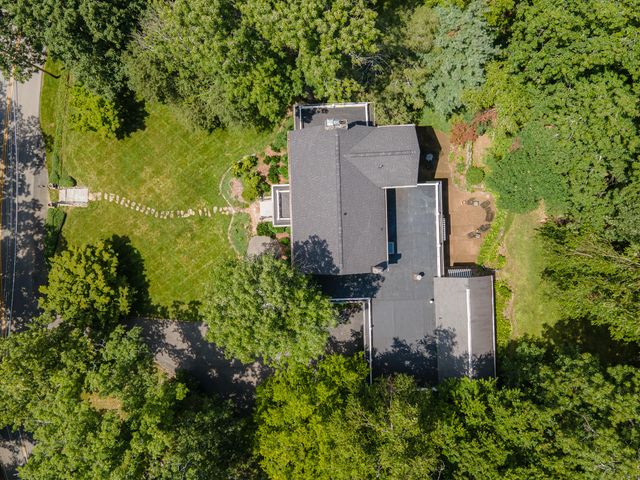 410 N Bragg Avenue, Lookout Mountain, TN 37350
