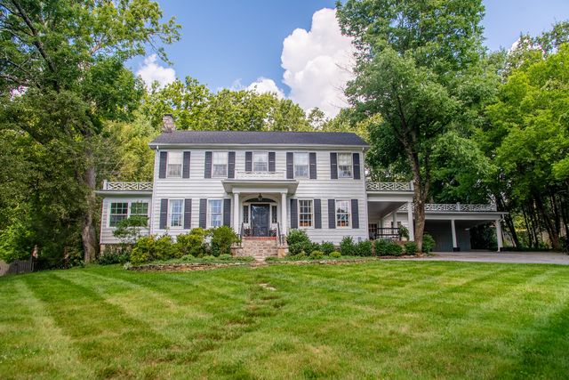 410 N Bragg Avenue, Lookout Mountain, TN 37350