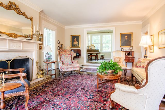 410 N Bragg Avenue, Lookout Mountain, TN 37350