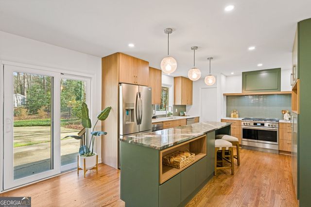 5666 Redcoat Run, Smoke Rise, GA 30087