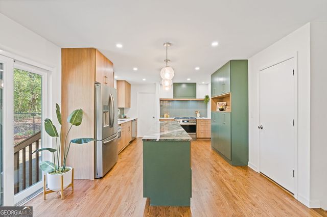 5666 Redcoat Run, Smoke Rise, GA 30087