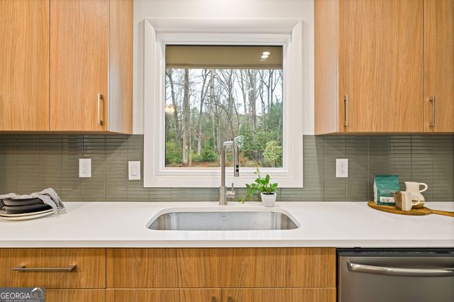 5666 Redcoat Run, Smoke Rise, GA 30087