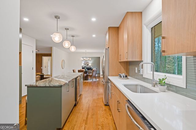 5666 Redcoat Run, Smoke Rise, GA 30087