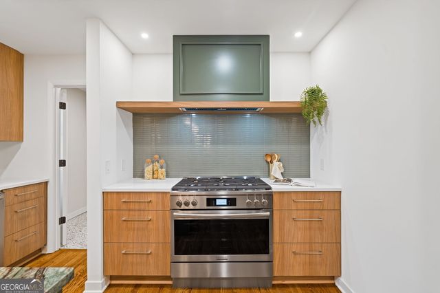 5666 Redcoat Run, Smoke Rise, GA 30087